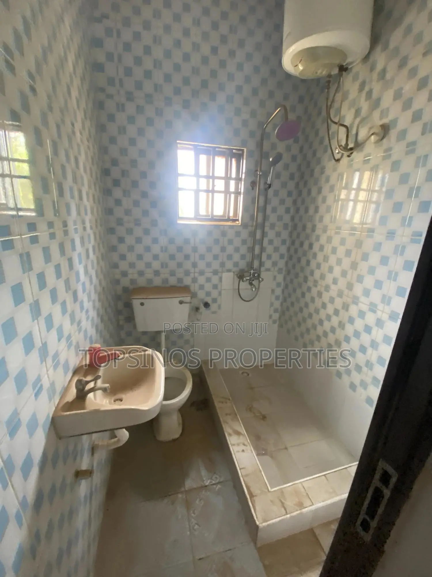 3bdrm Block of Flats in Dawaki for rent