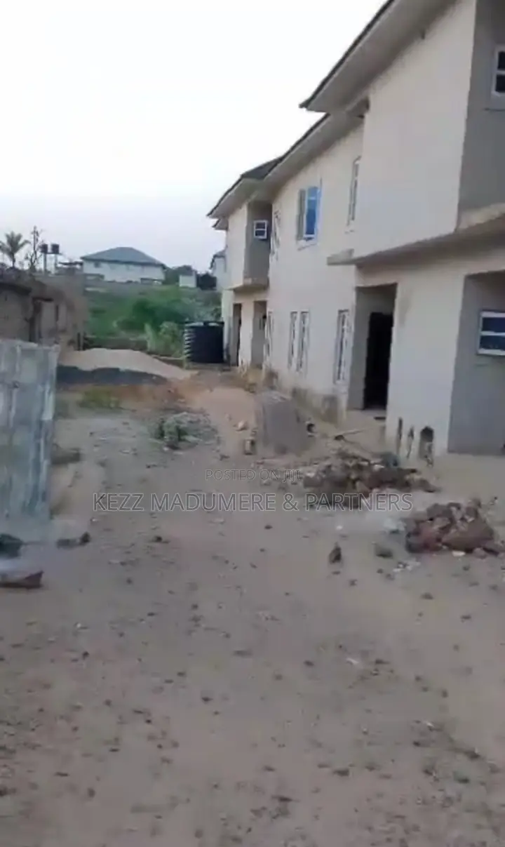 16bdrm Duplex in Old Gra , Ebonyi ,, Abakaliki for sale
