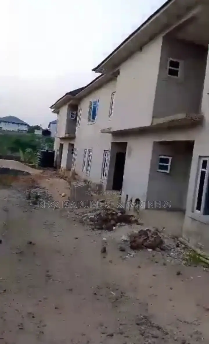 16bdrm Duplex in Old Gra , Ebonyi ,, Abakaliki for sale