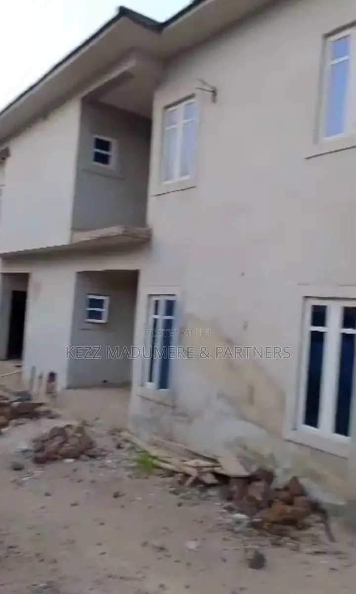 16bdrm Duplex in Old Gra , Ebonyi ,, Abakaliki for sale