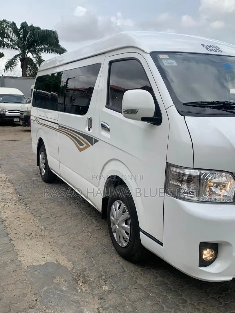 2023 Hummer Buses Now Available for Hire