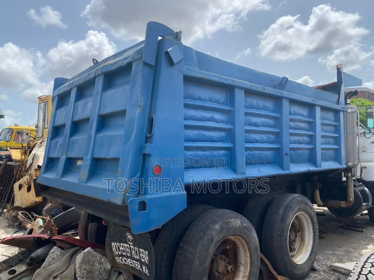 Mack Dump Truck R Model 1998 Model