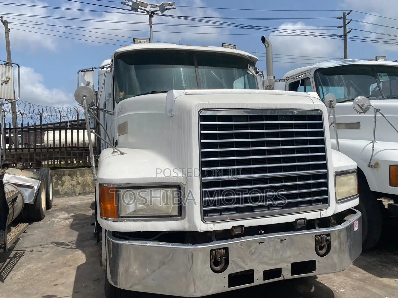 Mack Truck Double Cab 2002 Model