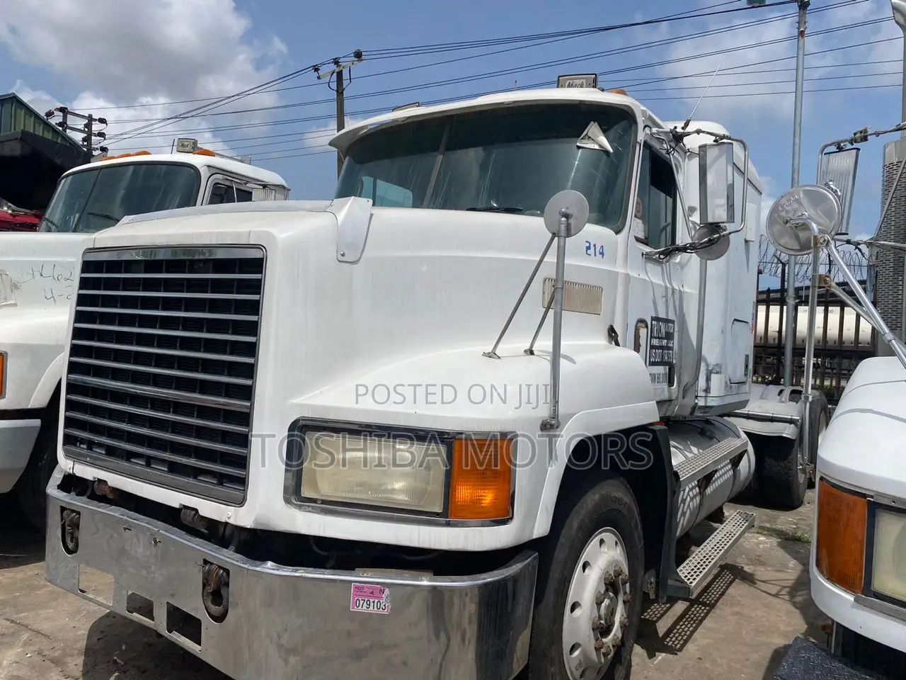 Mack Truck Double Cab 2002 Model