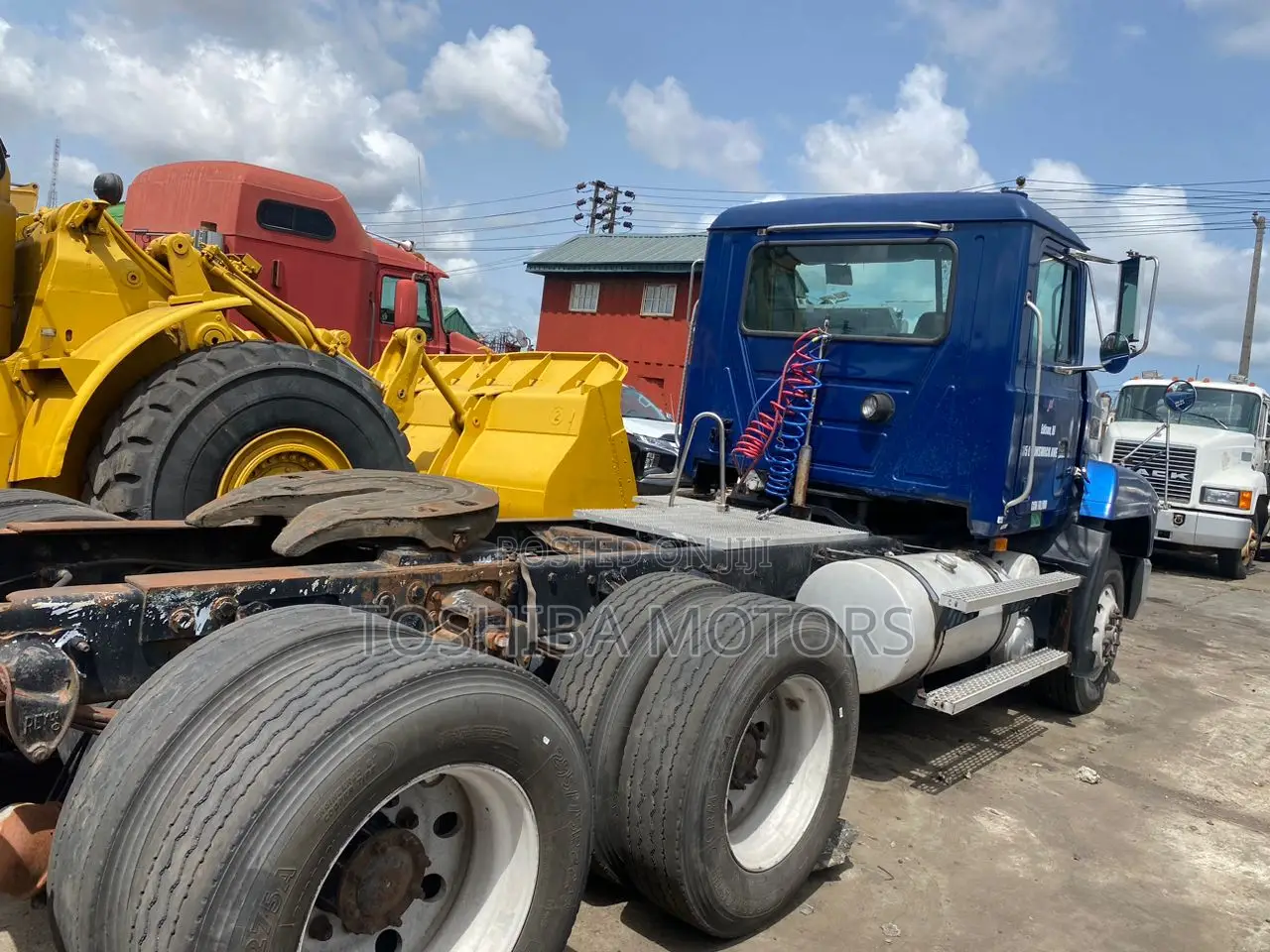 Mack Head Foreign Used 2002 Model