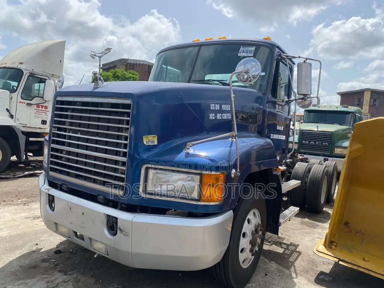 Mack Head Foreign Used 2002 Model
