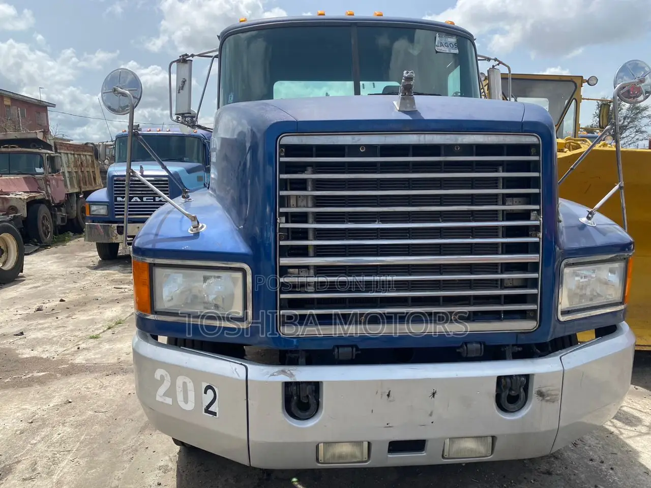 Mack Head Foreign Used 2002 Model