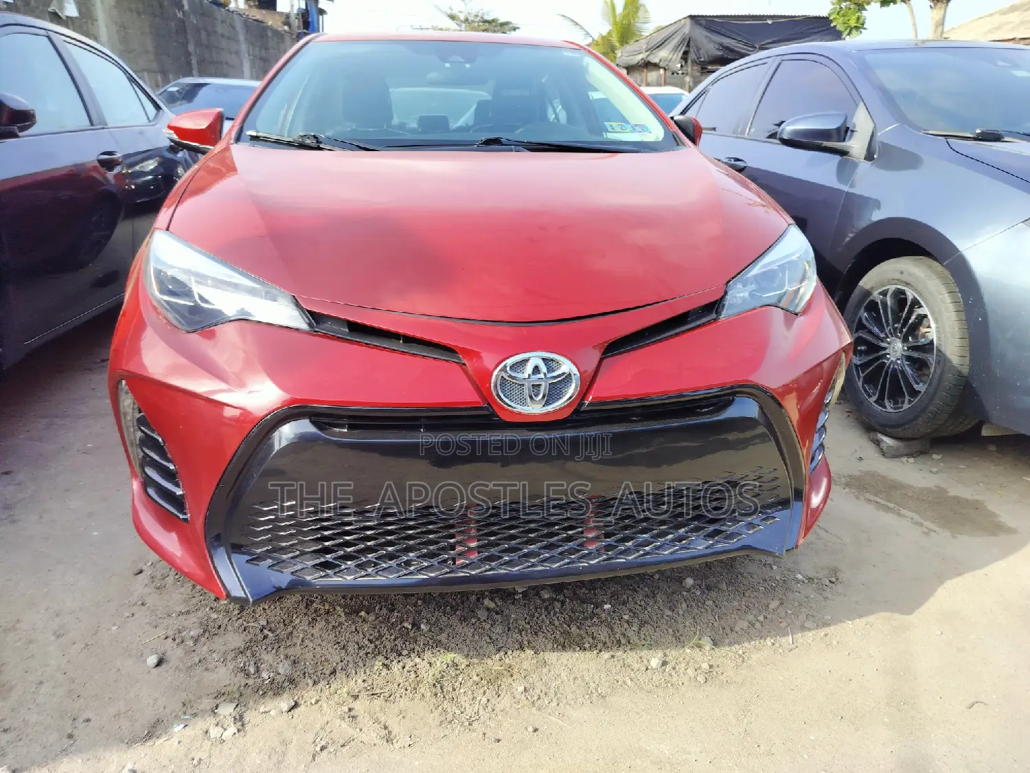 Toyota Corolla LE (1.8L 4cyl 2A) 2018 Red