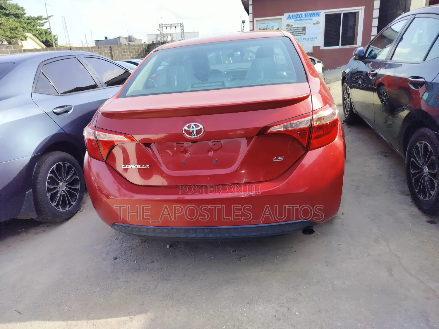 Toyota Corolla LE (1.8L 4cyl 2A) 2018 Red
