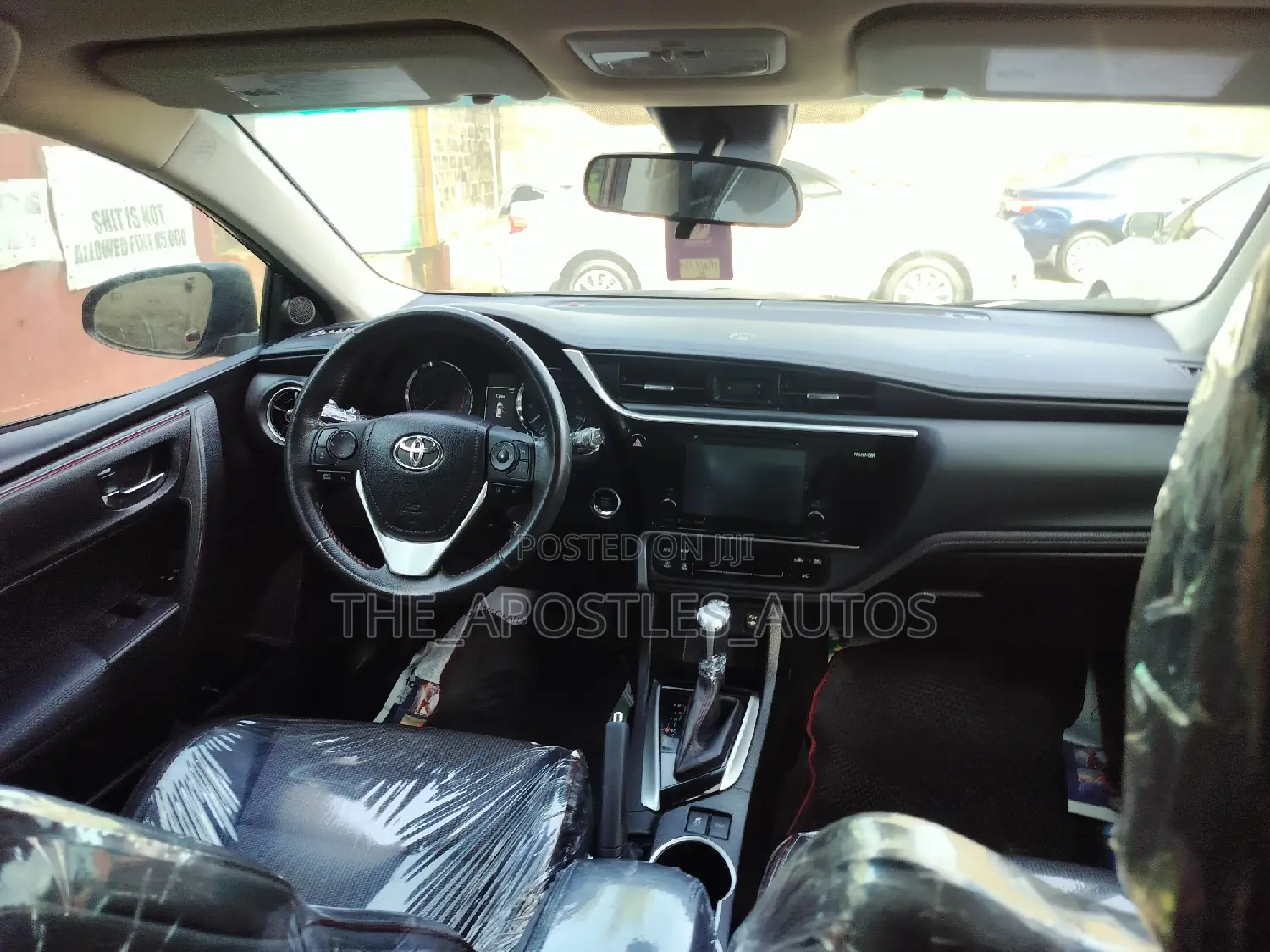 Toyota Corolla SE (1.8L 4cyl 6M) 2018 Burgundy