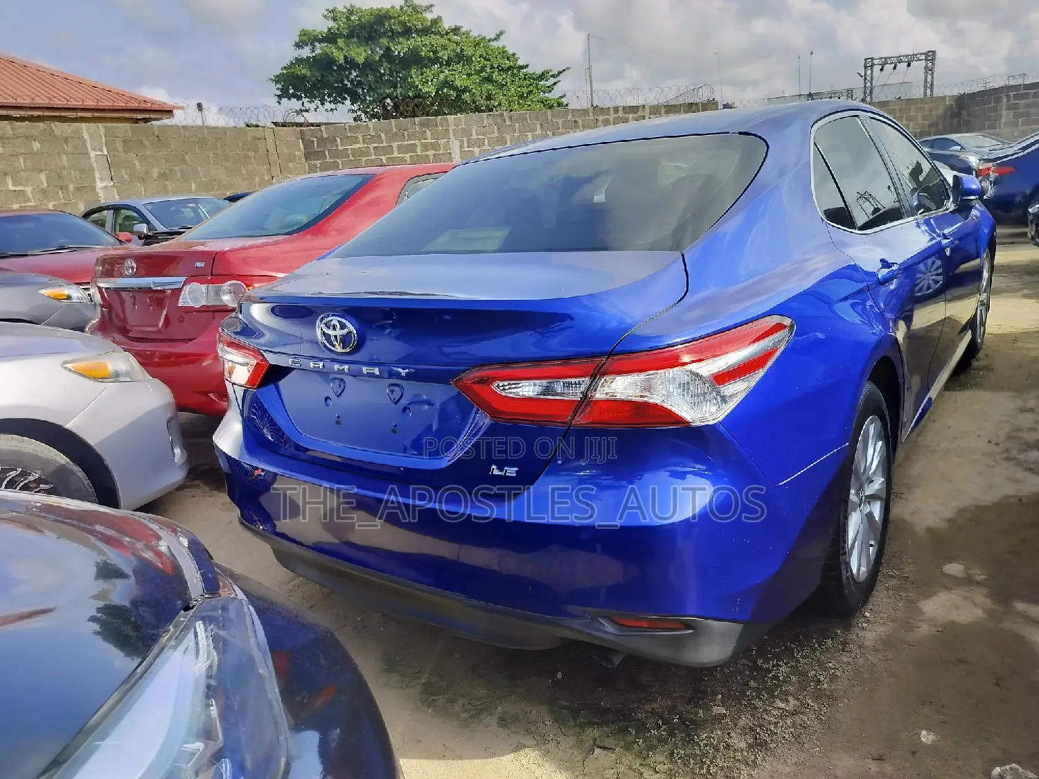 Toyota Camry LE (2.5L 4cyl 8A) 2019 Blue