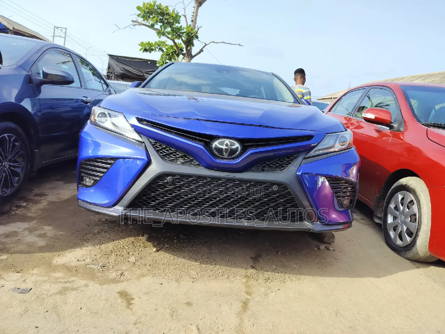 Toyota Camry LE (2.5L 4cyl 8A) 2019 Blue