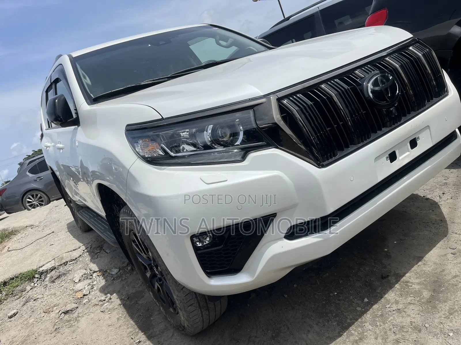 Toyota Land Cruiser Prado 2023 White