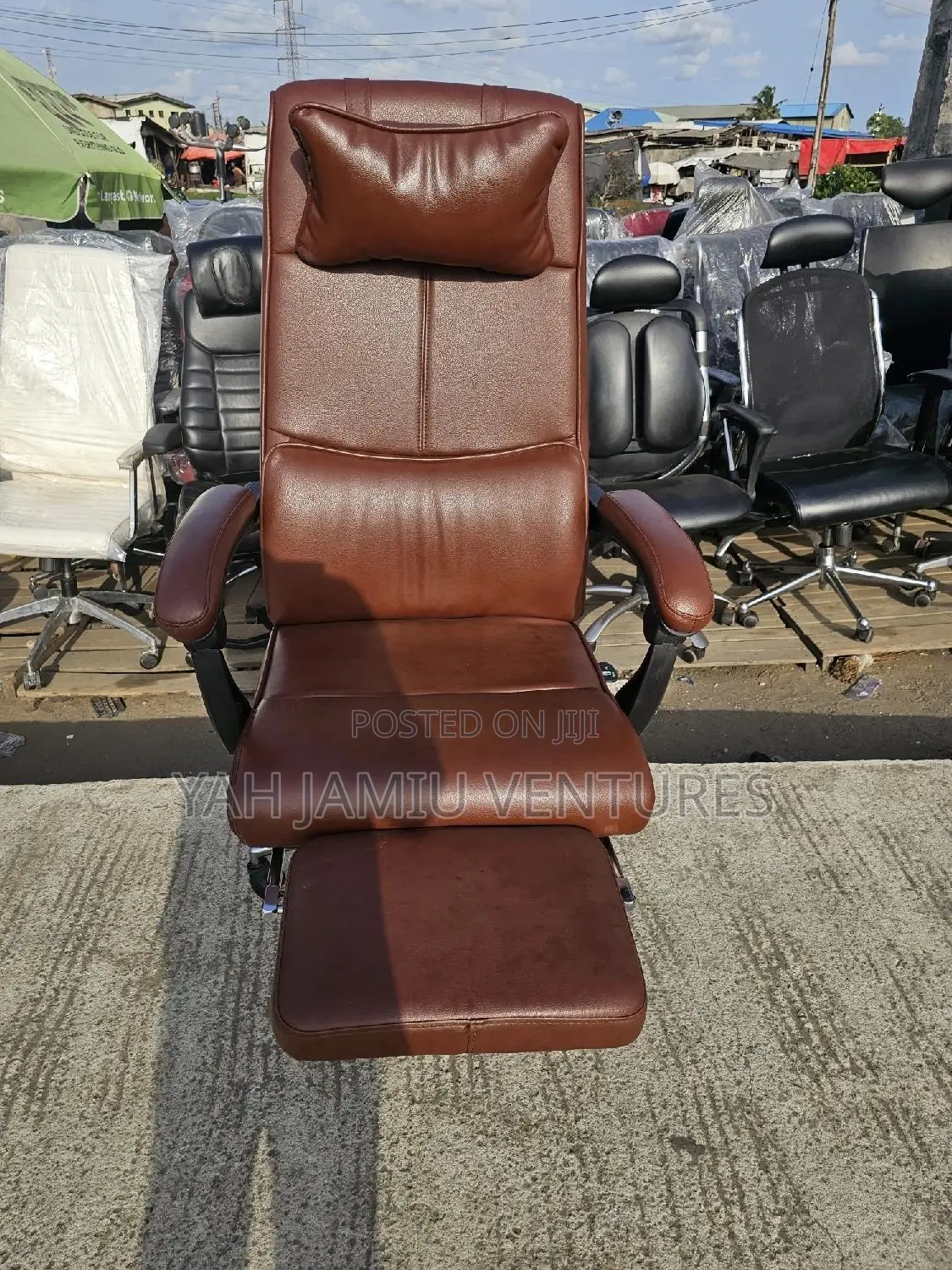 Executive Leather Chair With Leg Rest