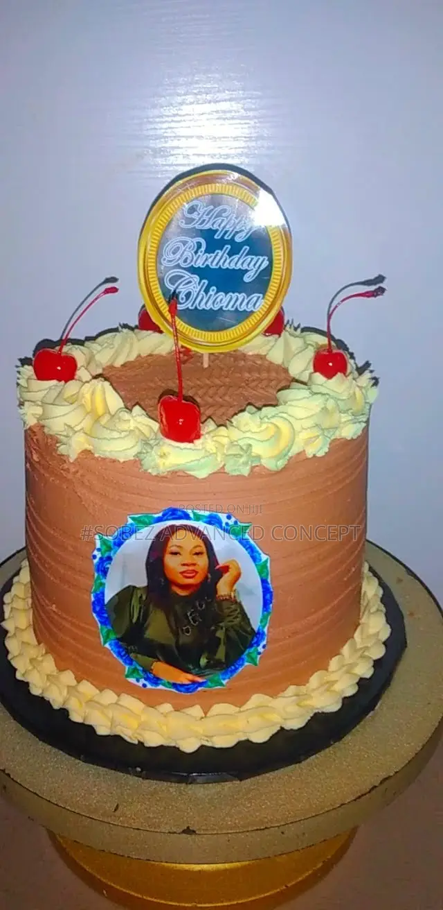 Vanilla Cake With Chocolate Coating