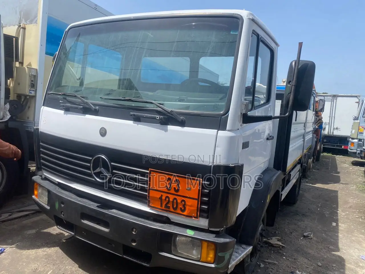 Mercedes Benz 814 2005 Model