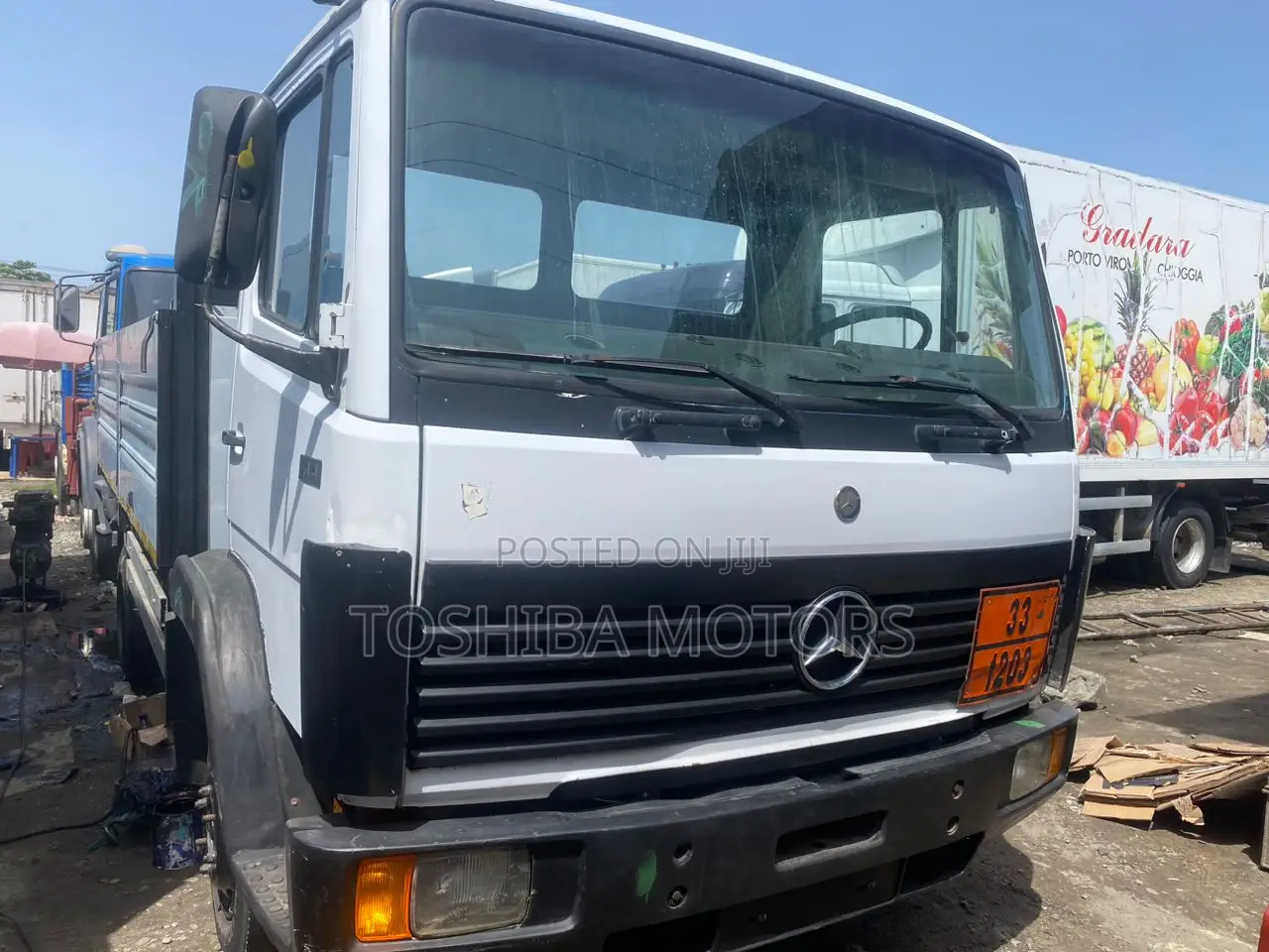 Mercedes Benz 814 2005 Model