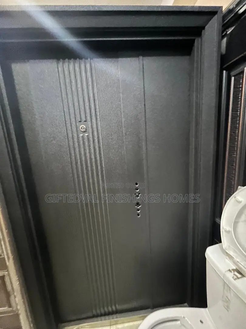 Entrance 4ft Door.