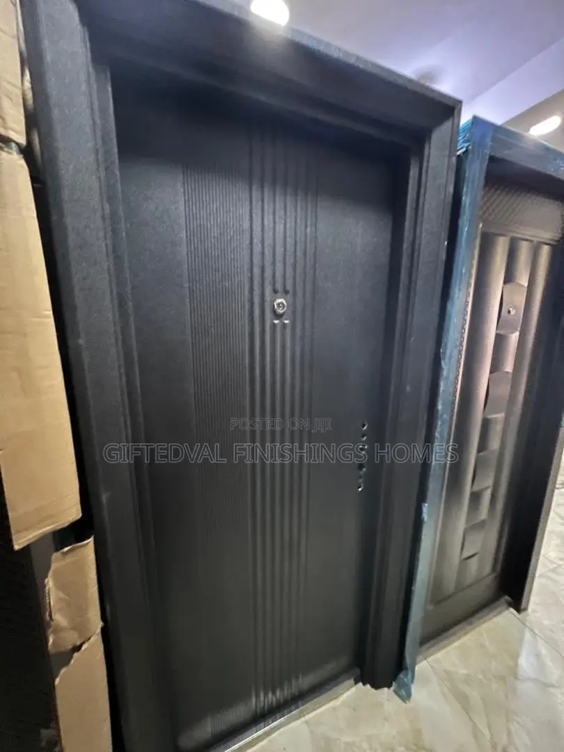 Entrance 4ft Door.