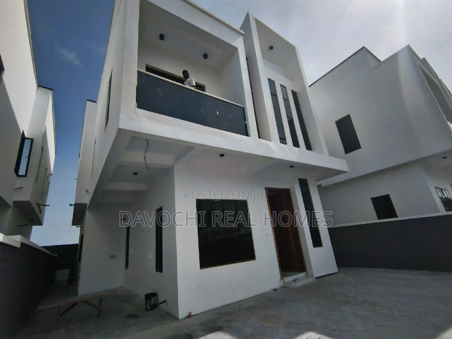 4bdrm Duplex in Chevron Drive for rent