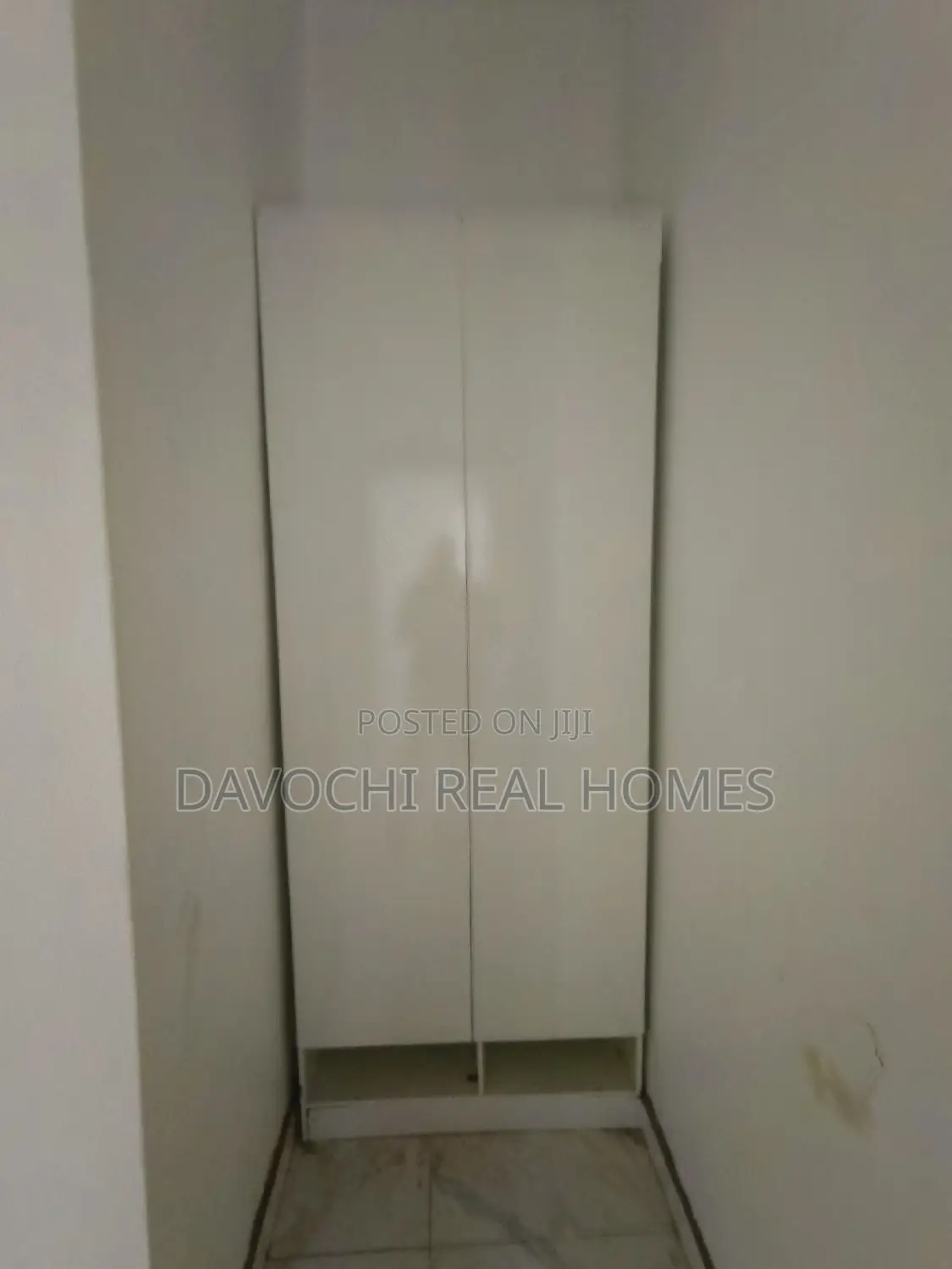 4bdrm Duplex in Chevron Drive for rent