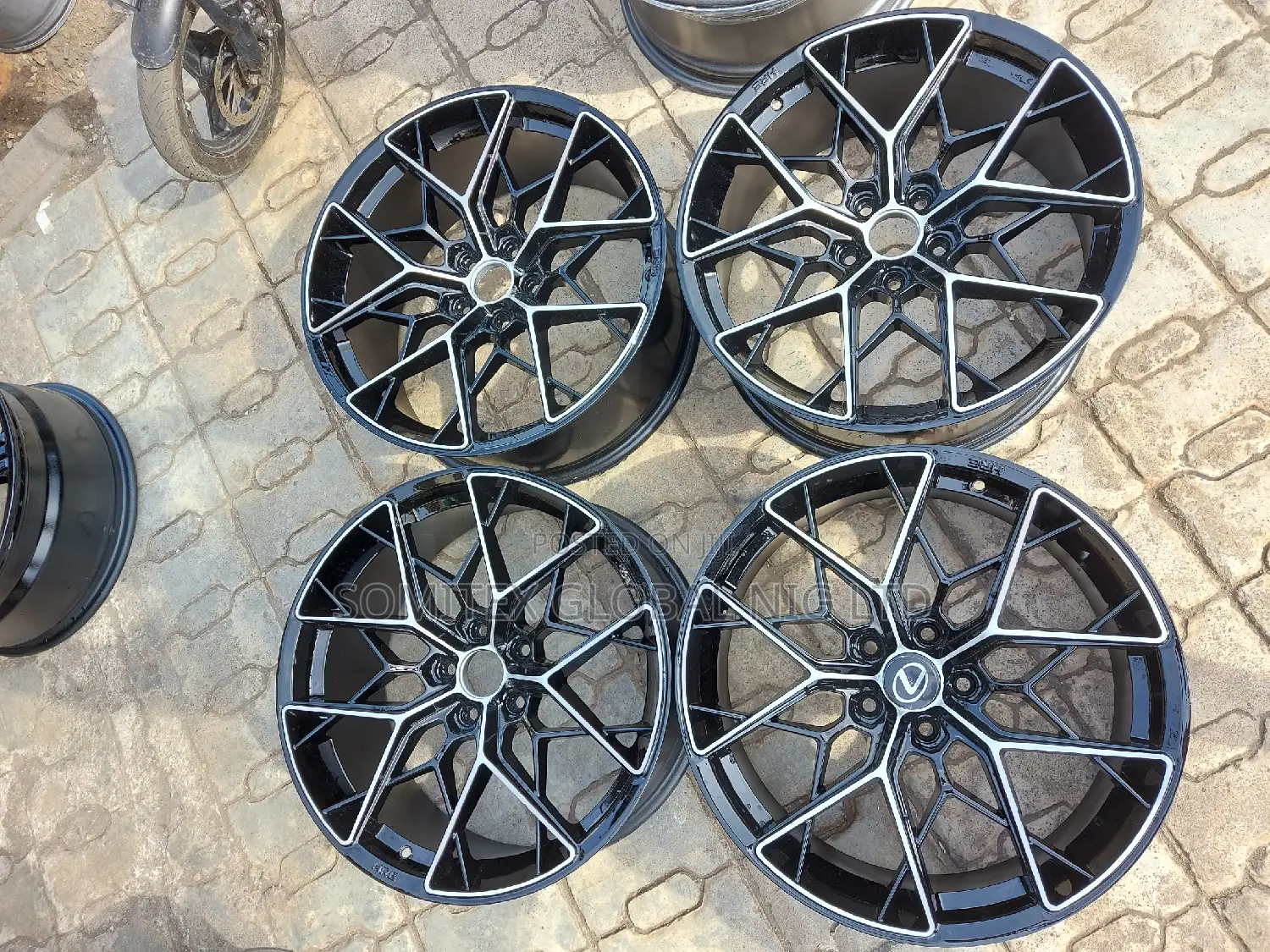 Lexus Alloyed Rim19