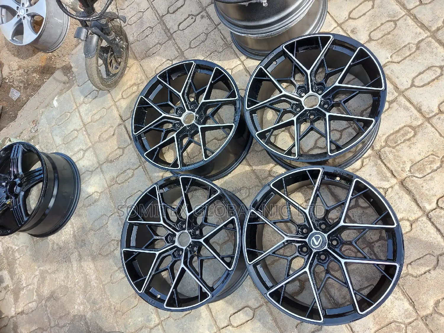 Lexus Alloyed Rim19