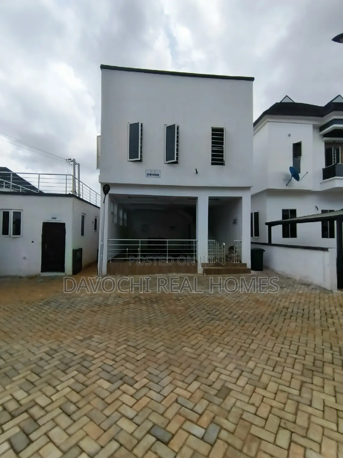 4bdrm Duplex in Ikota, Lekki for rent