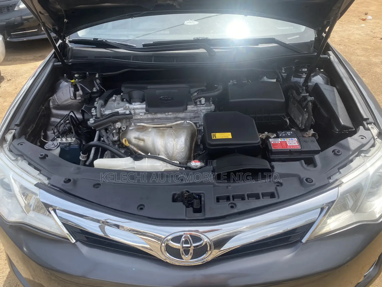 Toyota Camry XLE 4dr Sedan (2.5L 4cyl 6A) 2012 Gray