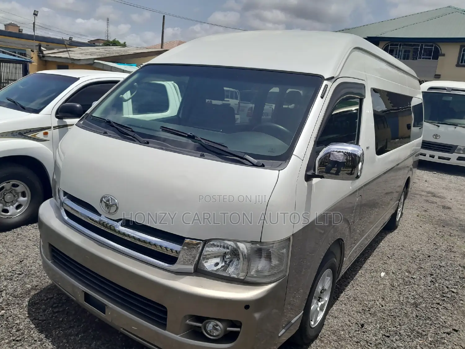 Toyota Quantum 2014 Silver