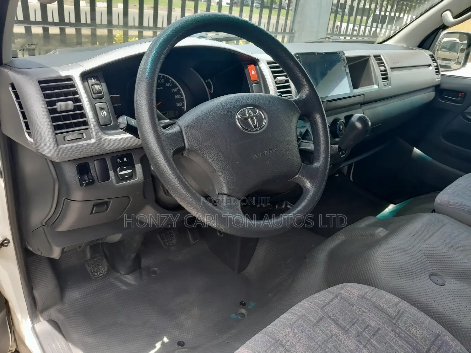 Toyota Quantum 2014 Silver