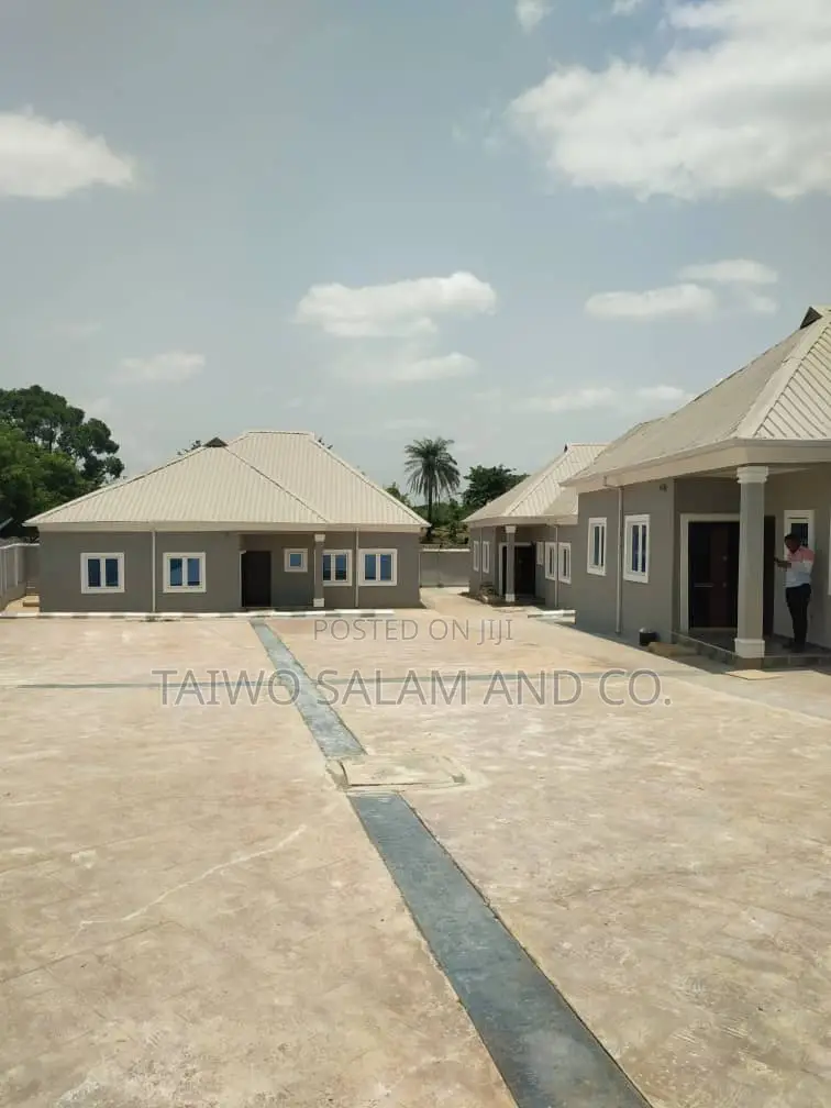 2bdrm Block of Flats in Jericho for sale