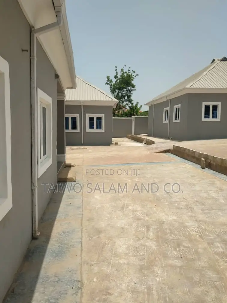 2bdrm Block of Flats in Jericho for sale