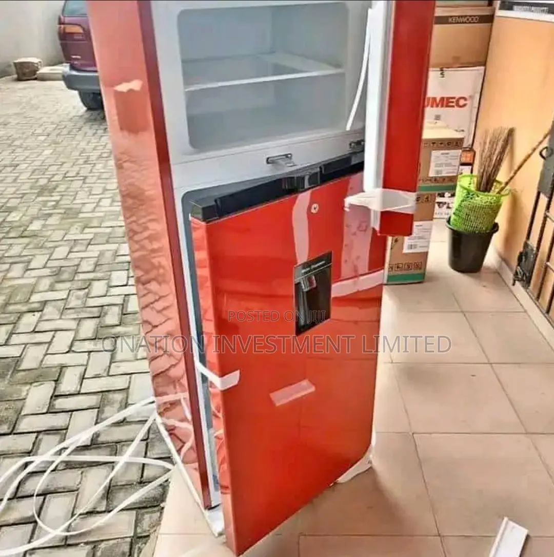 Hisense Fridge and Freezer With Water Dispenser