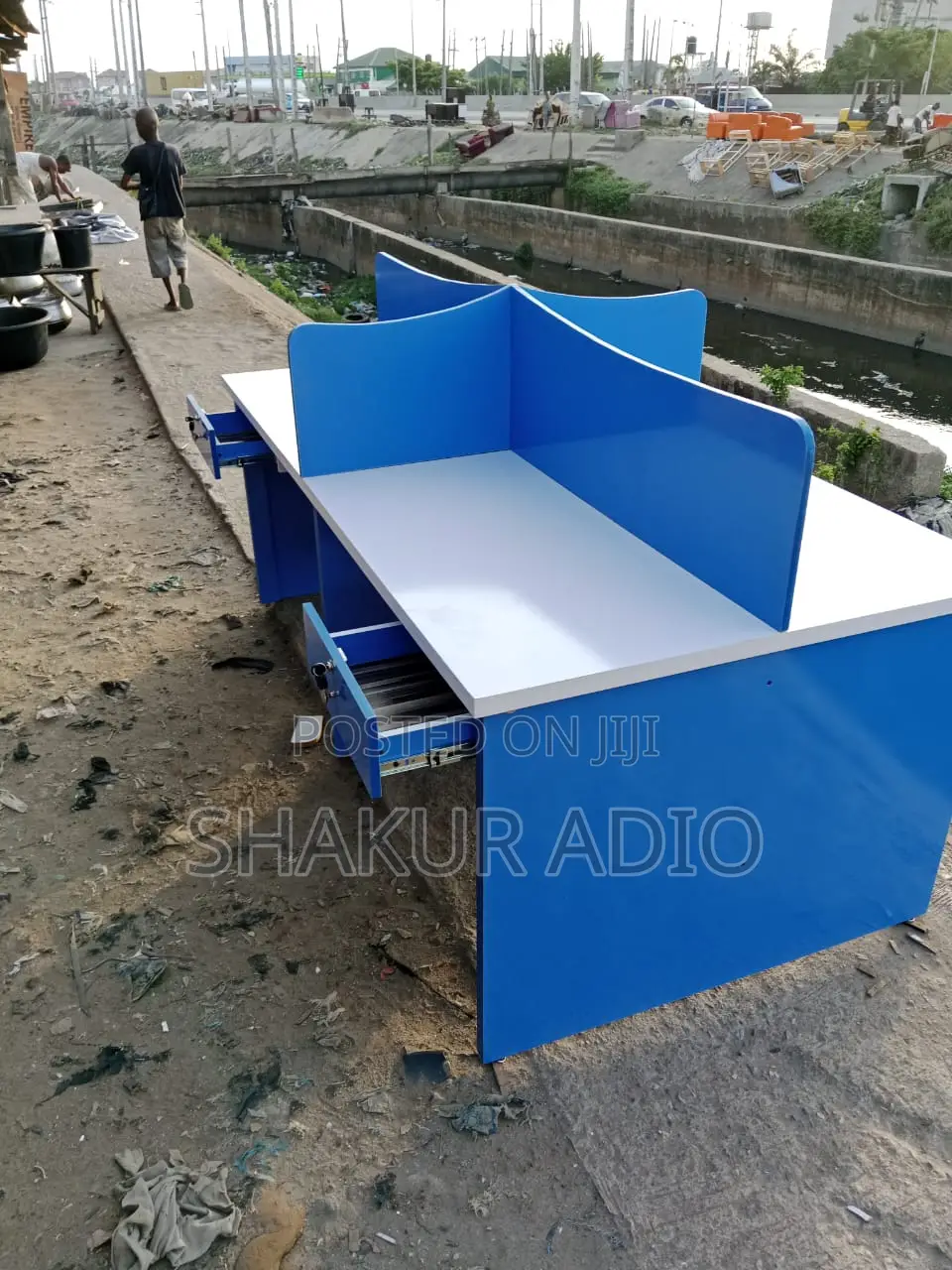 Quality Workstation by 4 People