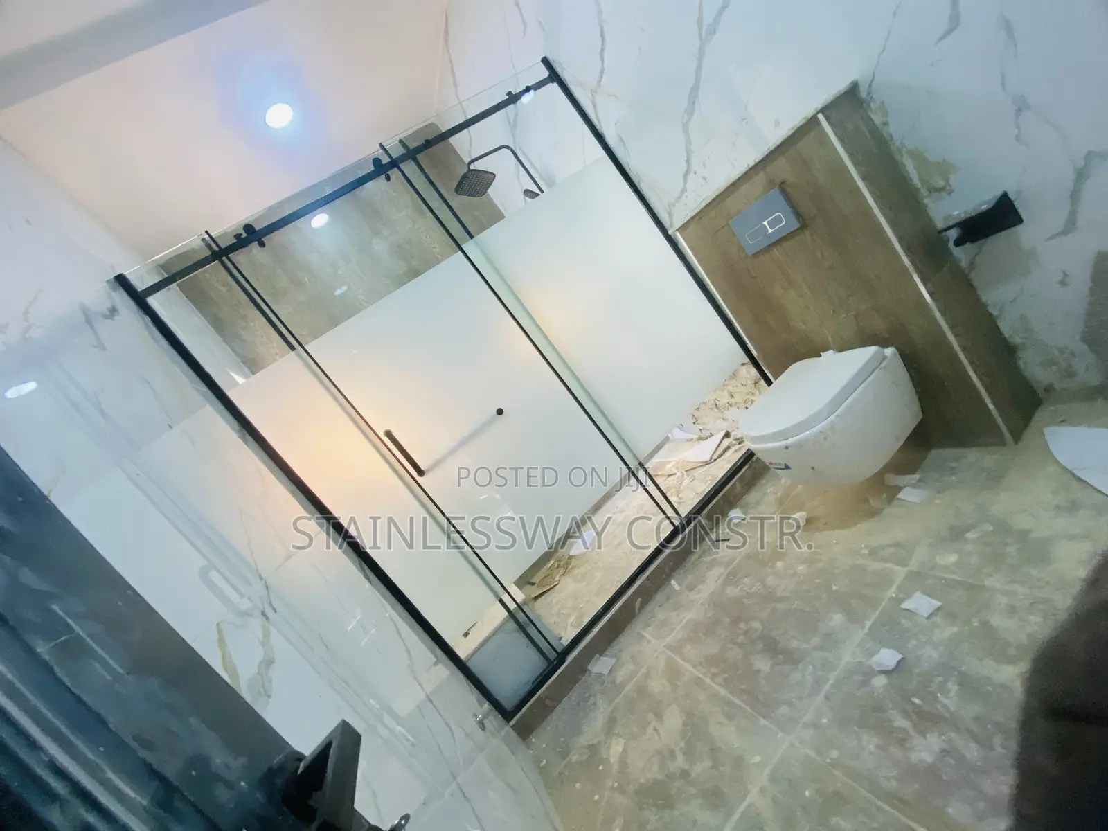 Shower Cubicle Elvis
