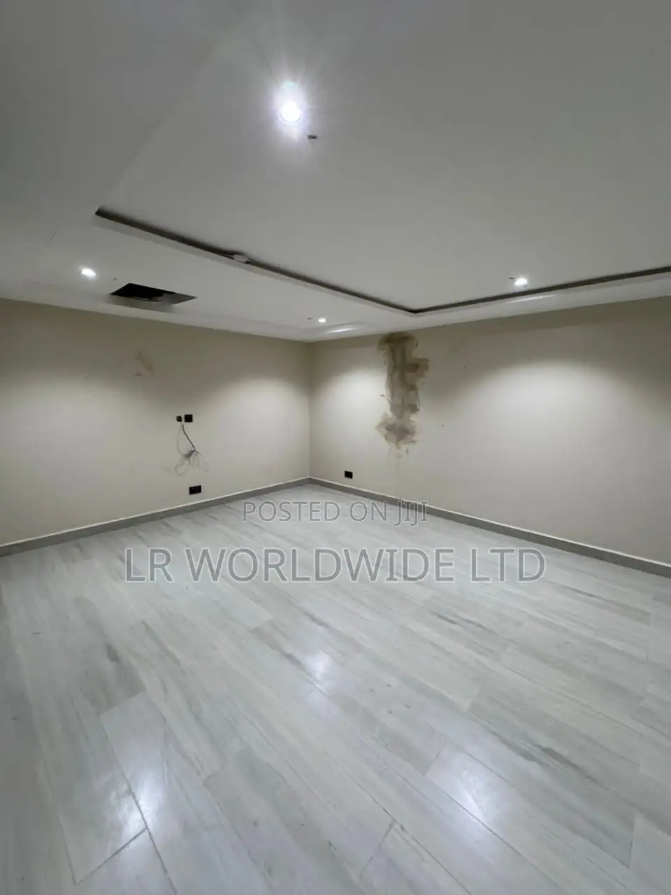 4bdrm Duplex in Idu Industrial for sale