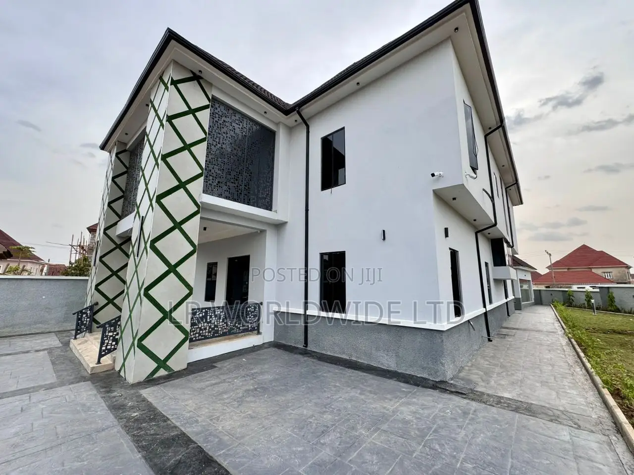 4bdrm Duplex in Idu Industrial for sale