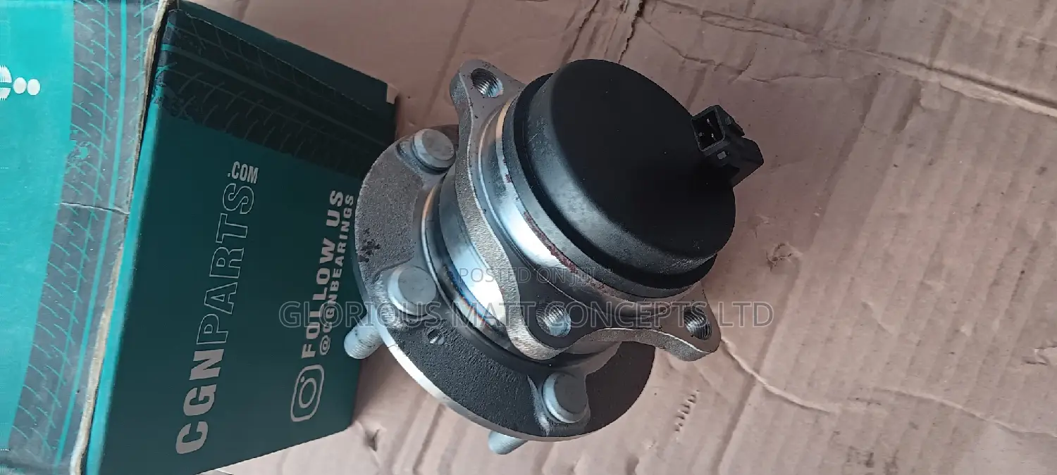 Veracruze, Santa Fe and Sorrento Rear Hub 2x4