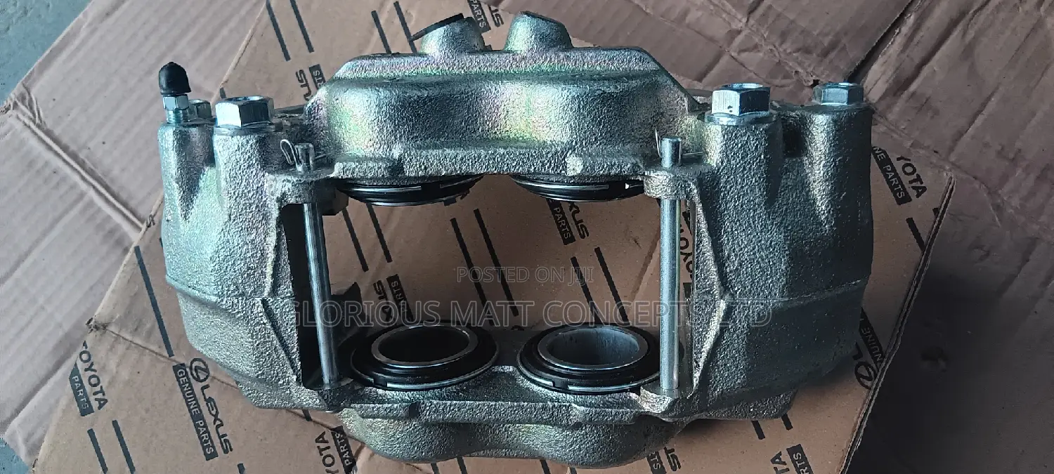 Set of Front Caliper Gx470, Landcruiser Prado