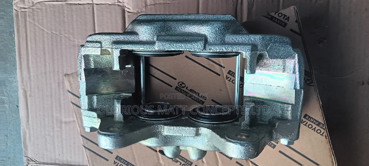 Set of Front Caliper Gx470, Landcruiser Prado