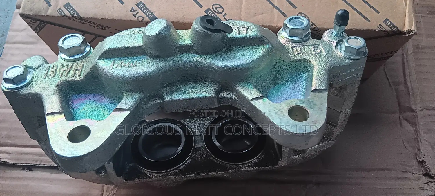 Set of Front Caliper Gx470, Landcruiser Prado