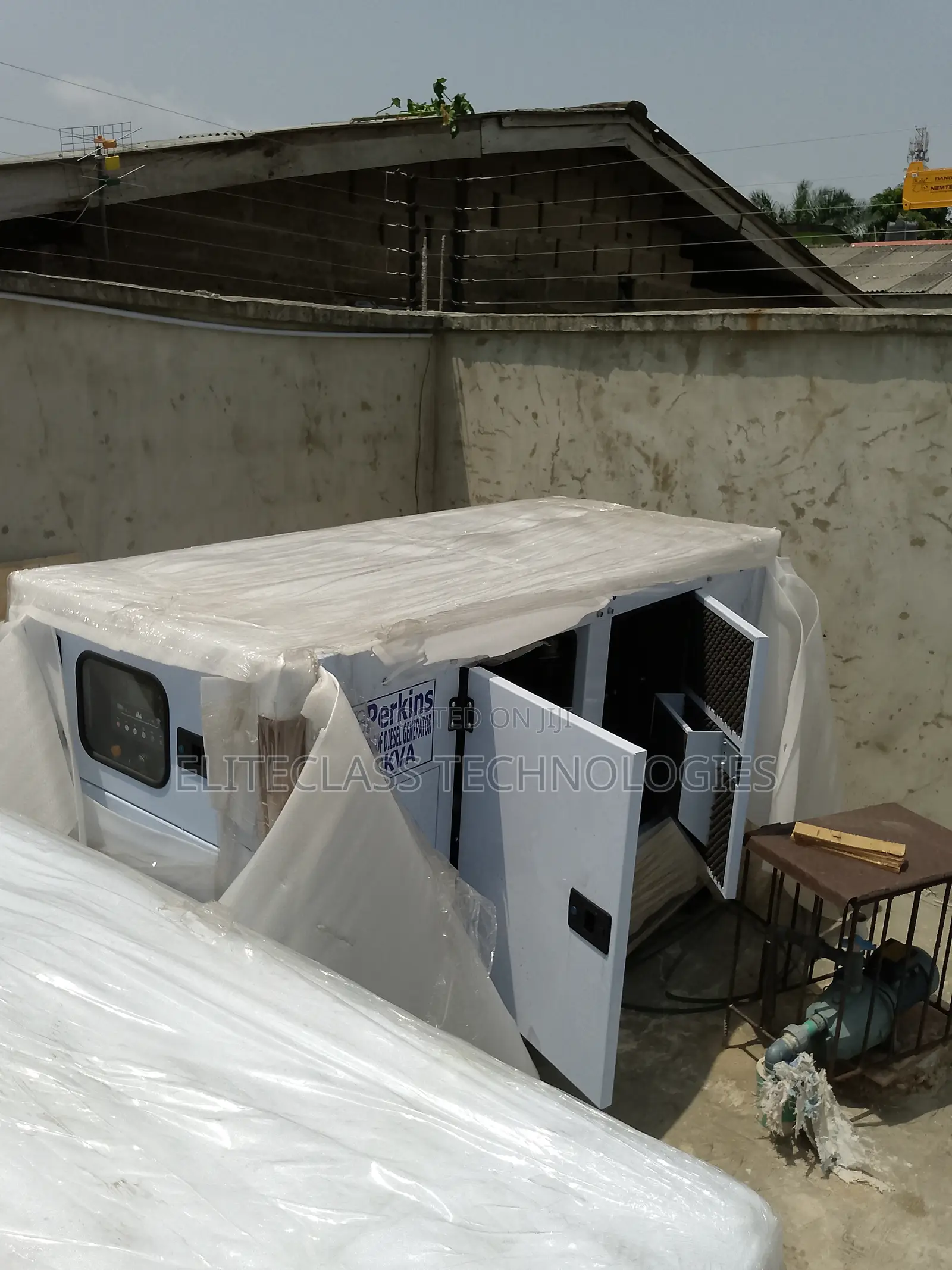 Perkins 40KVA Diesel Generator(Soundproof).
