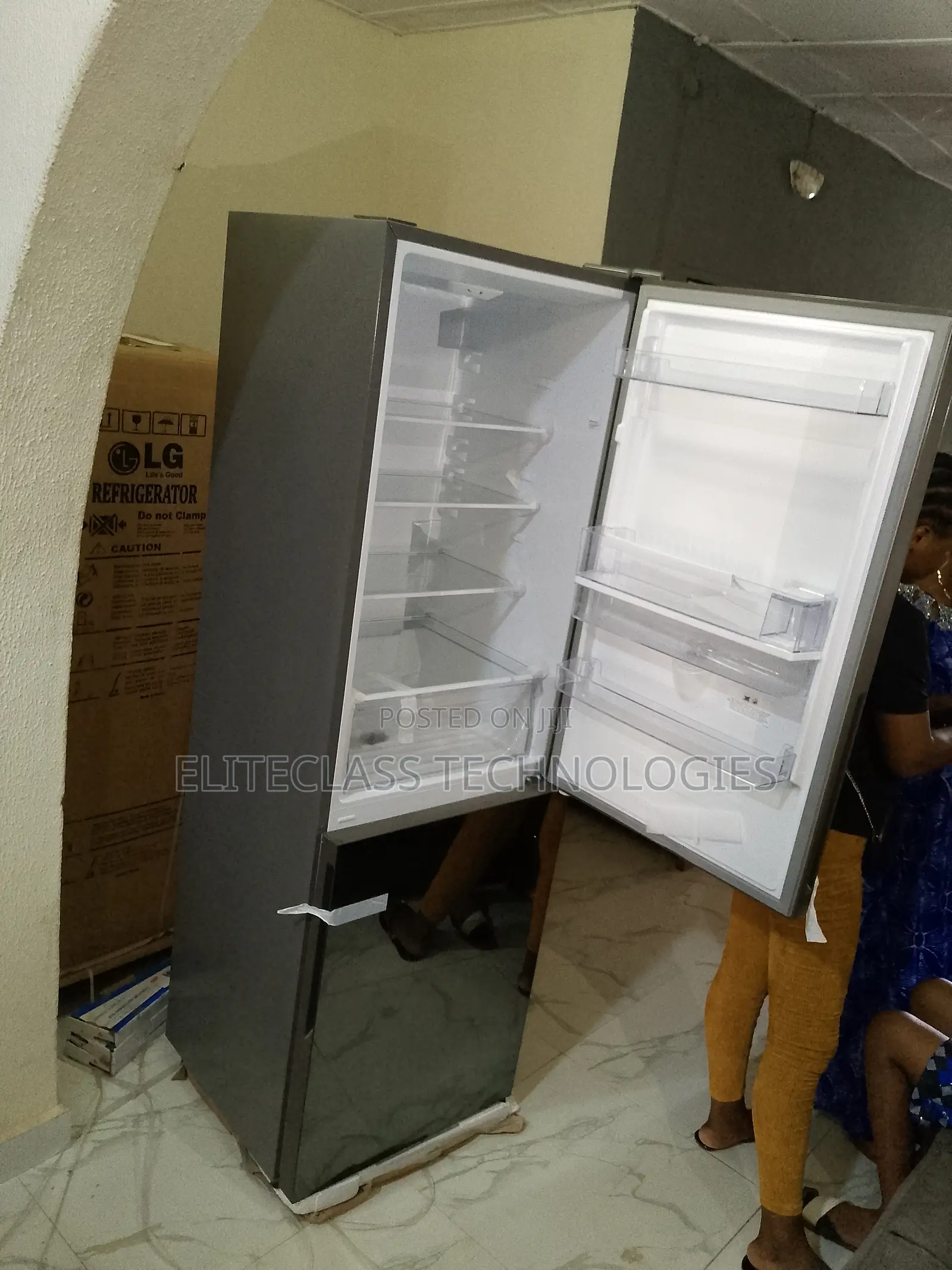 Hisense 308DR Refrigerator 300L(First Choice)