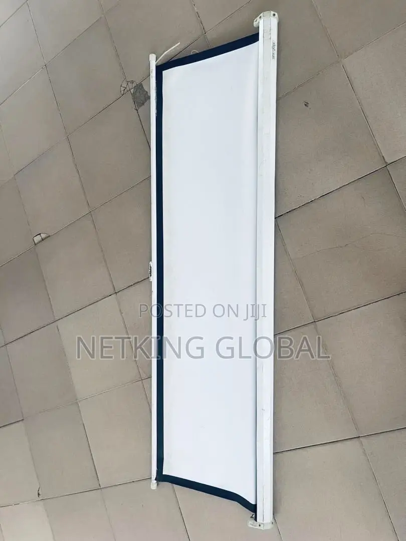 Elephas Projector
