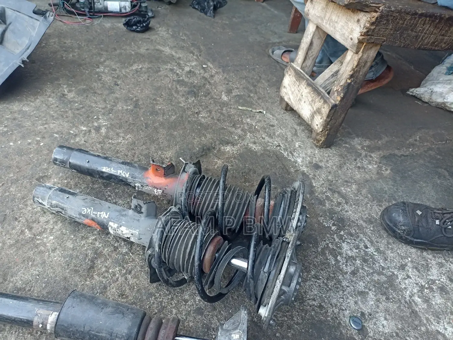 Front and Back Shock F30