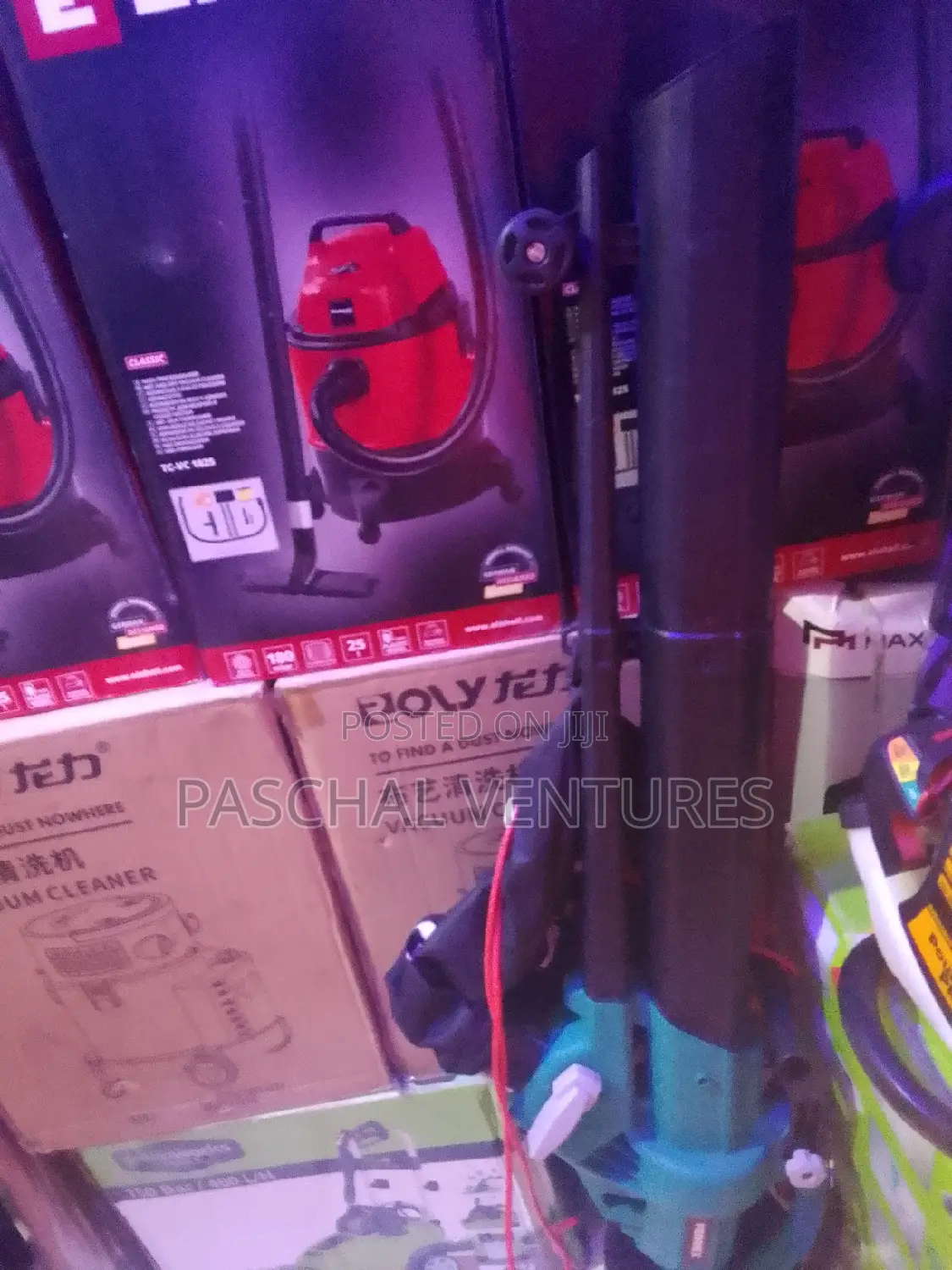 Blower and Vacuum Cleaner