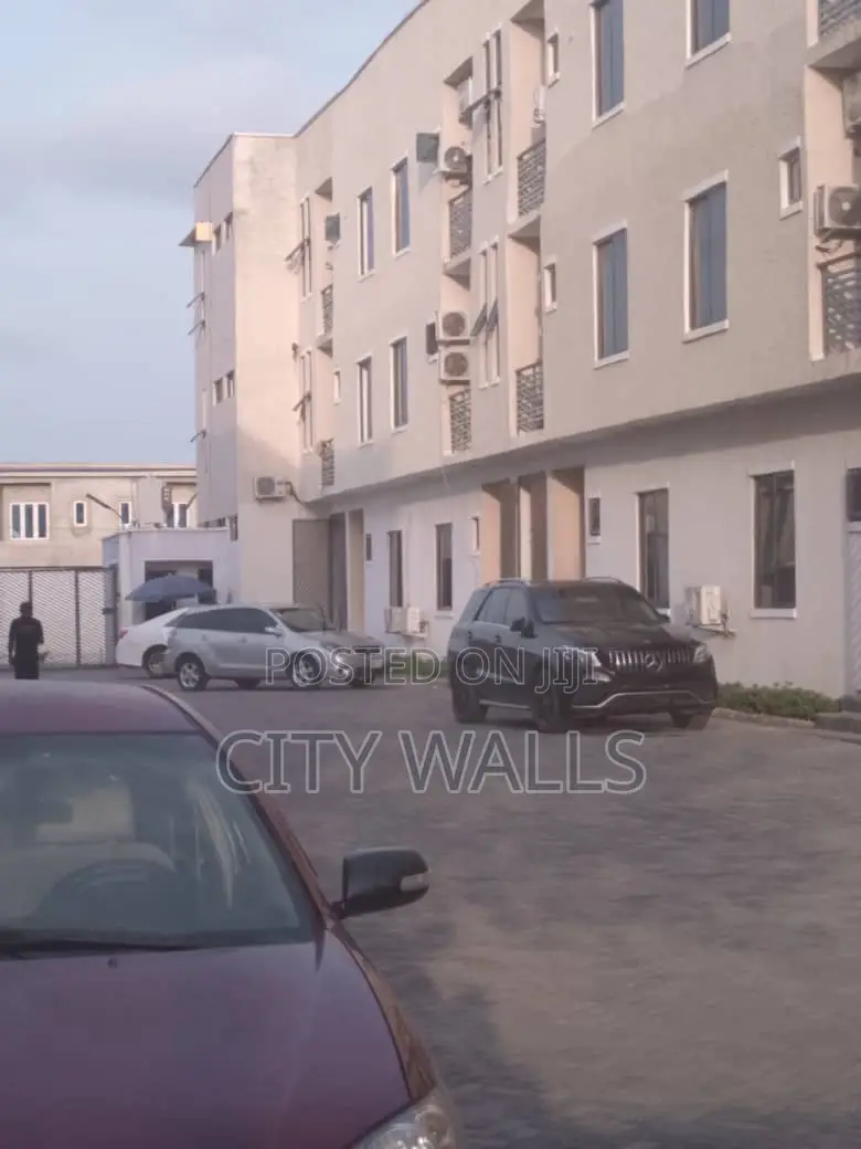 2bdrm Block of Flats in Chevron for rent