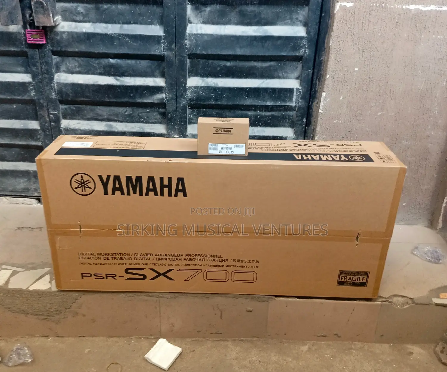 PRS SX700 Yamaha Keyboard Keyboard With Original Adaptor