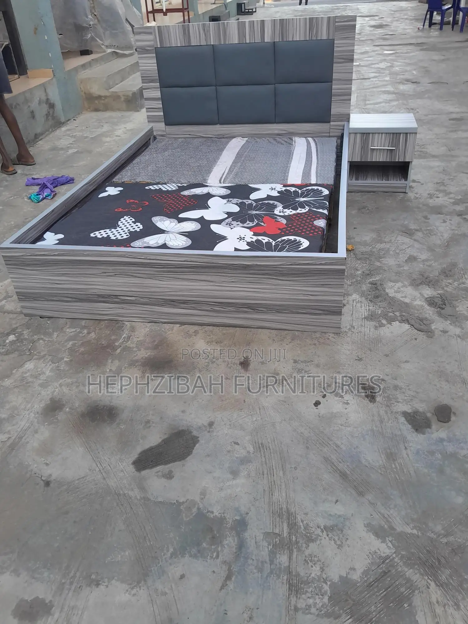4.5 X 6 Modern Padded Bedframe